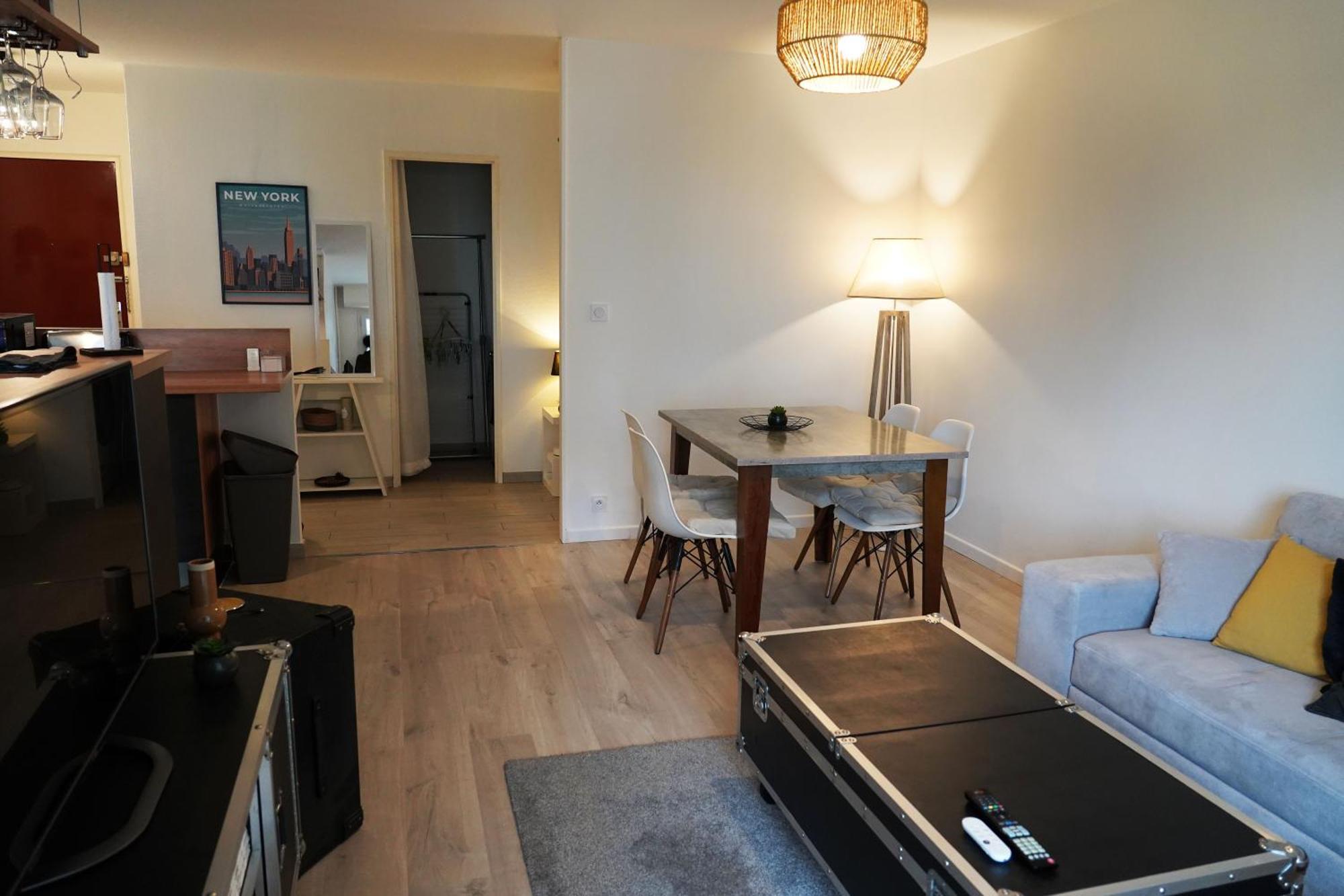Le Beau Hugo Apartment Mainvilliers  Exterior photo